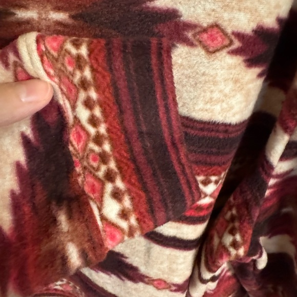 New with tags, ladies size XXL fleece pullover from Maurices with 1/4 zip. - Picture 8 of 15